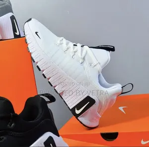 Ni Metcon Sneakers/Tripple White-Metcon Sneakers.