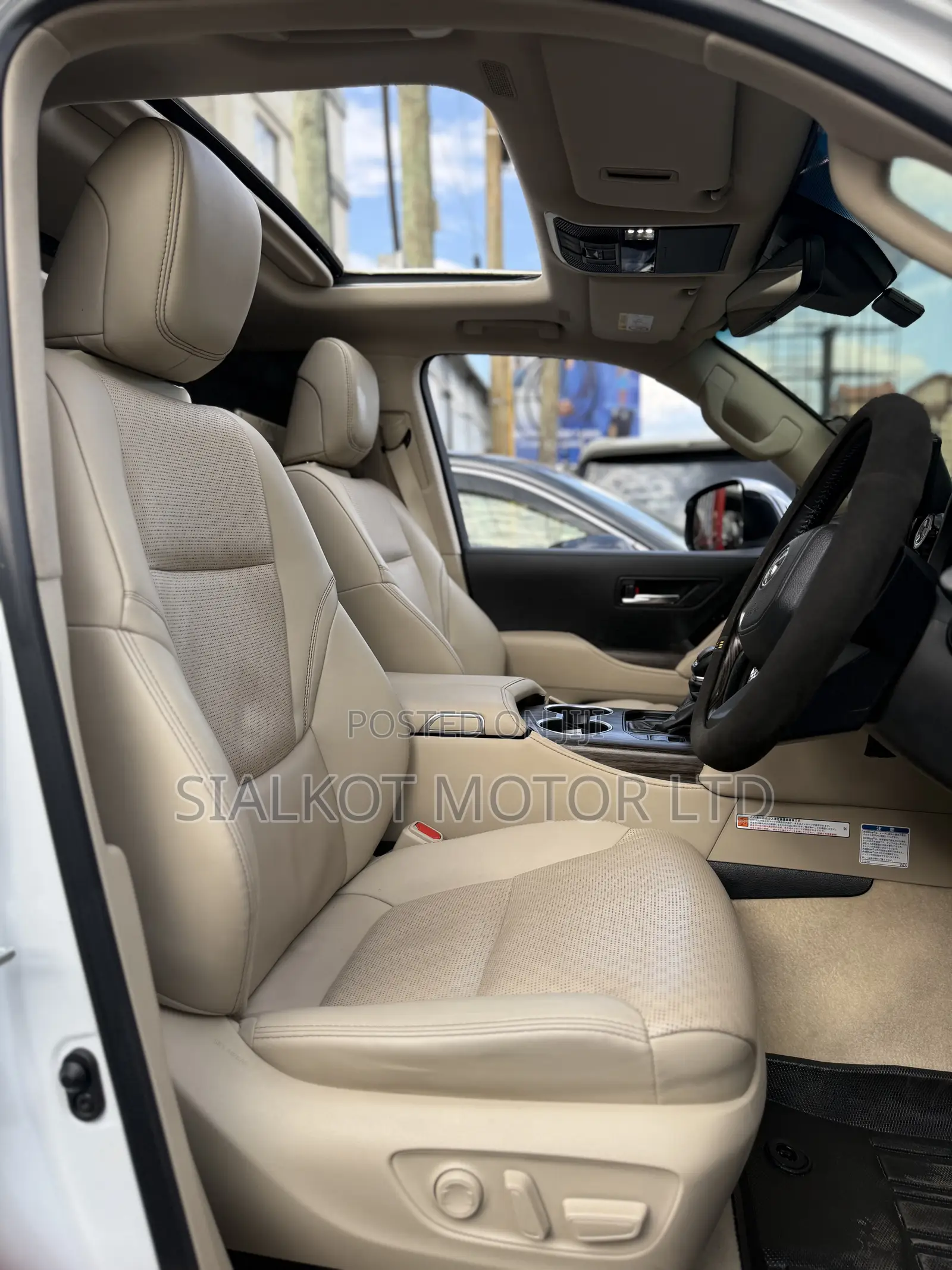Toyota Land Cruiser LC300 2023 White