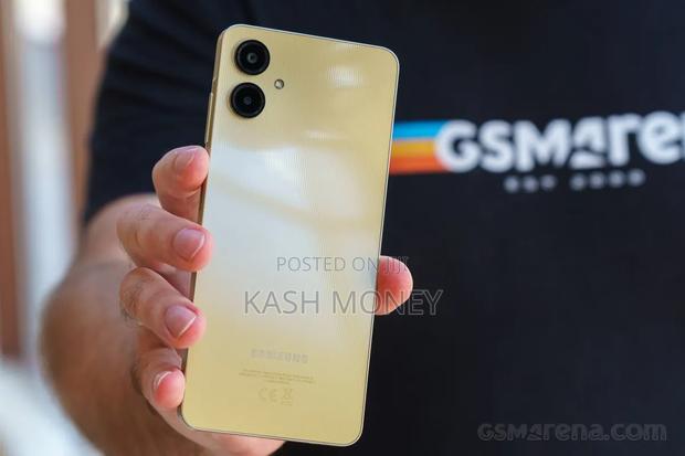 Samsung Galaxy A06 128 GB Gold