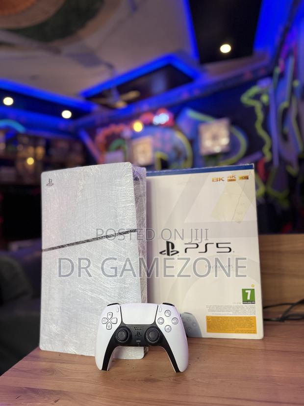 Playstation 5 Slim Disc Version 1tb - thumbnail 3