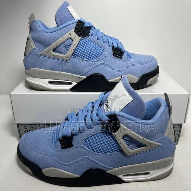 Air Jordan 4 in "University Blue Colourway"