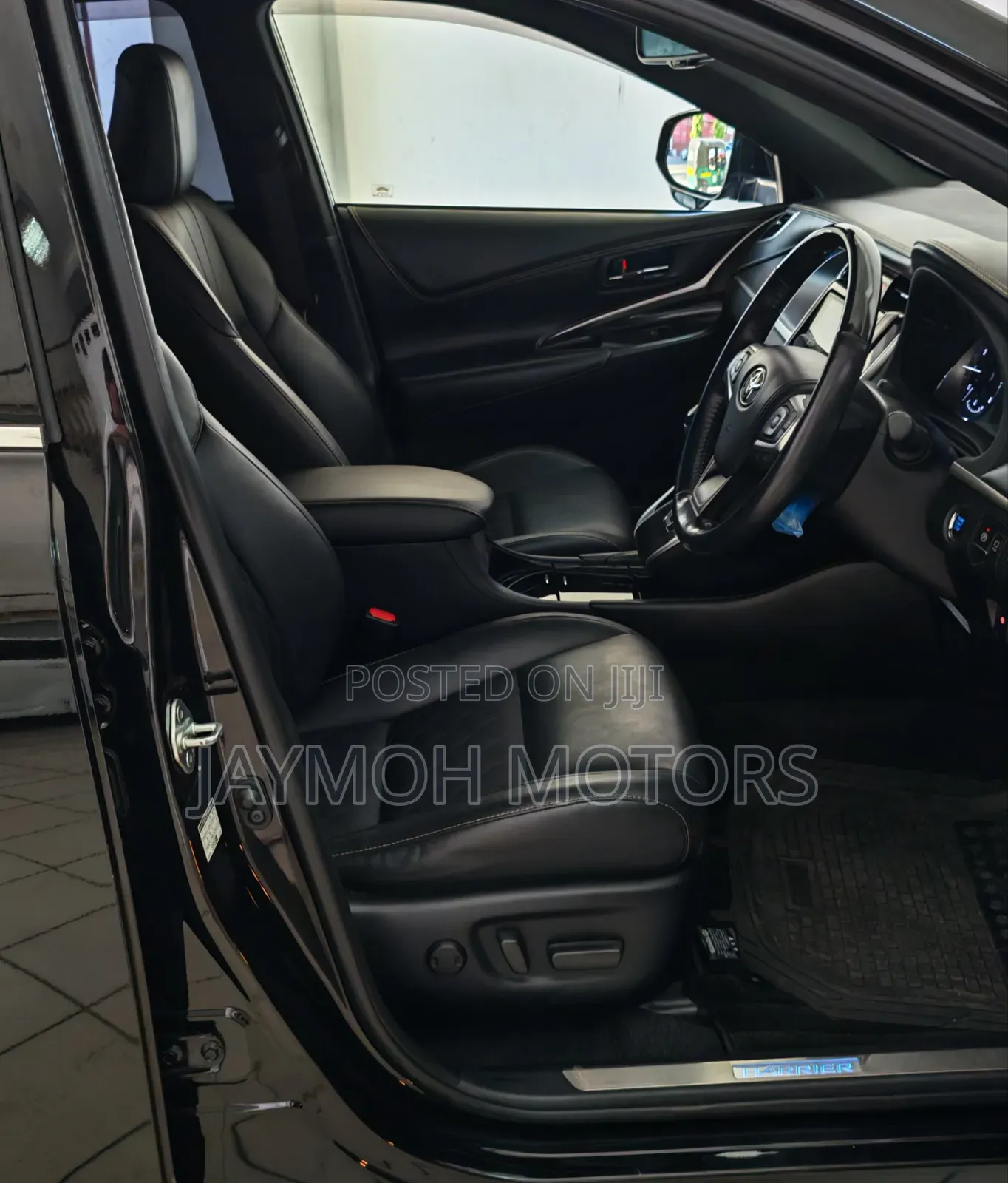 Toyota Harrier 2019
