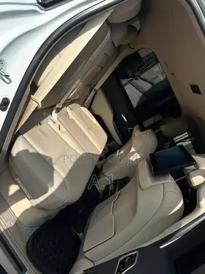 Toyota Land Cruiser LC300 2024 Pearl