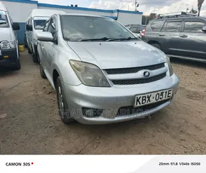 Toyota IST 2005 Silver