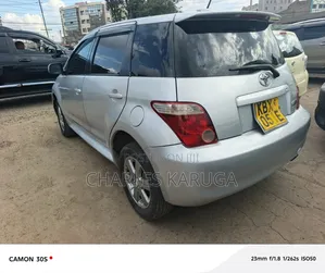 Toyota IST 2005 Silver