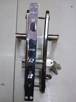 Moment 4 Pin Steel Door Lock With Knob and Keys