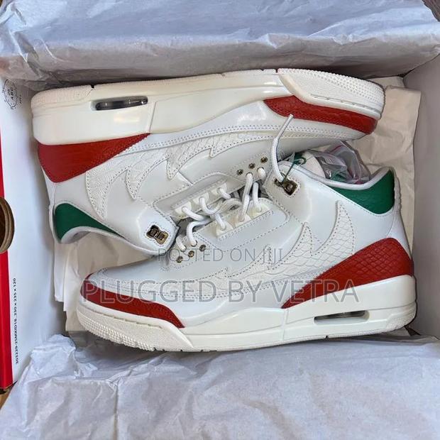 Air Jordan 3 Ei Vuero in White-Red and Green Colourway