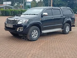 Toyota Hilux 2012 Gray