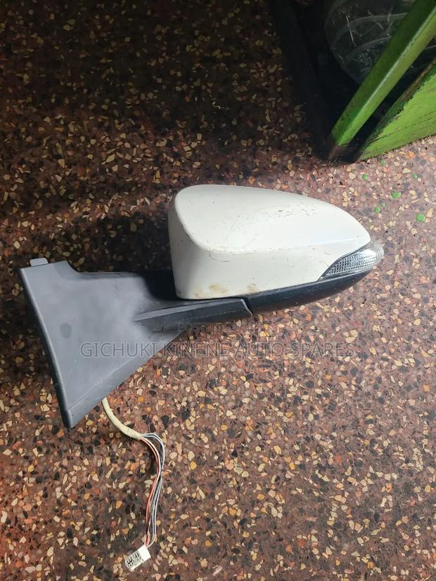 Side Mirror Vitz 2012 - main view