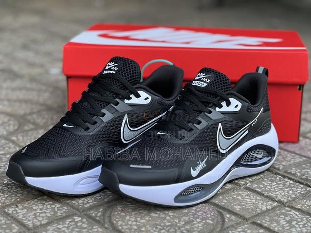 Men’S Sports Shoes - thumbnail 3