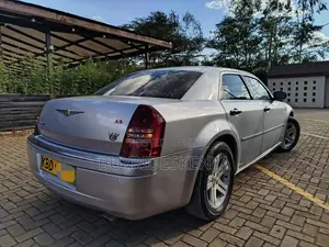 Chrysler 300C Base RWD 2007 Silver