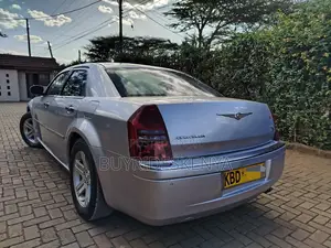 Chrysler 300C Base RWD 2007 Silver