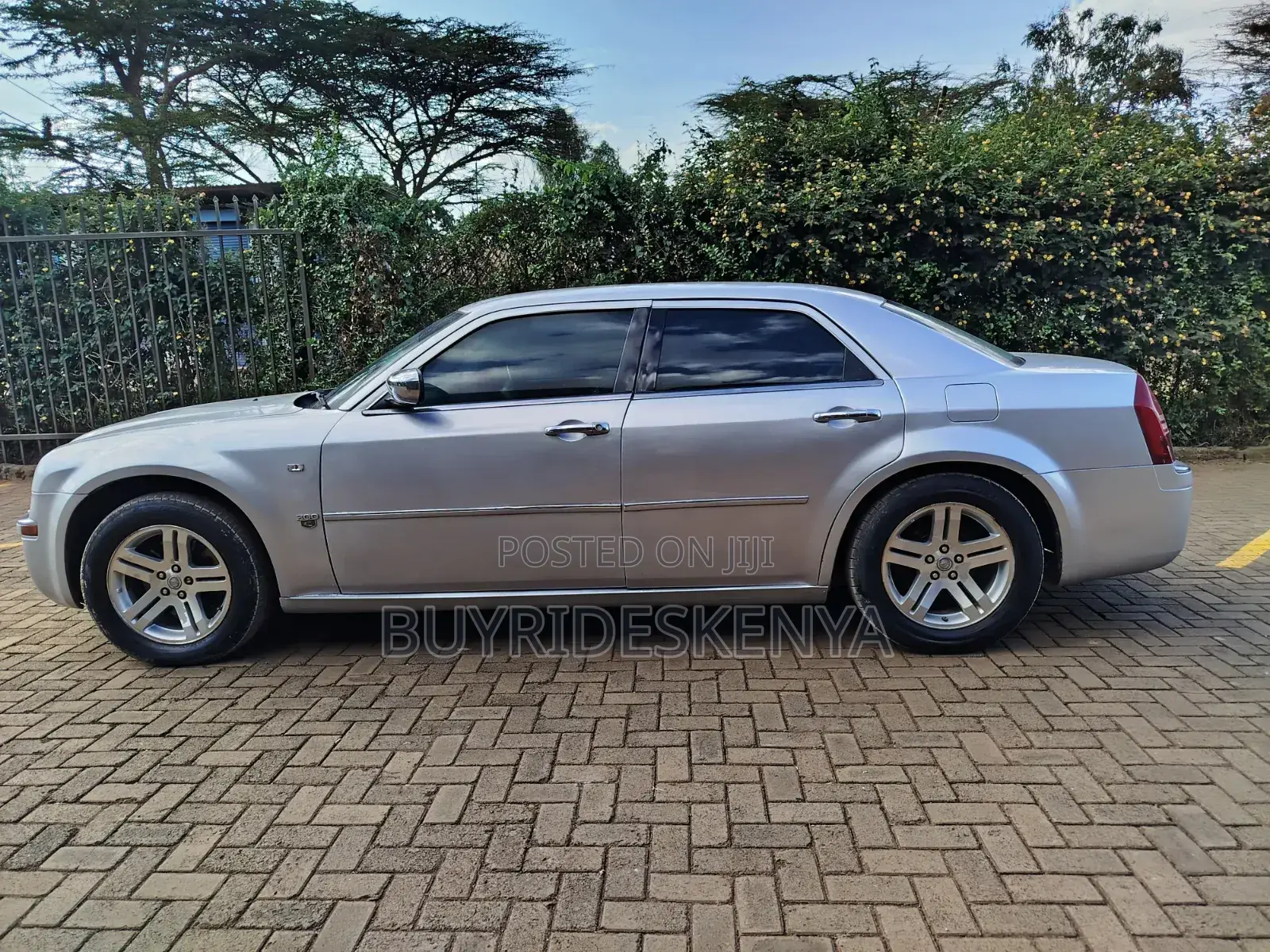 Chrysler 300C Base RWD 2007 Silver