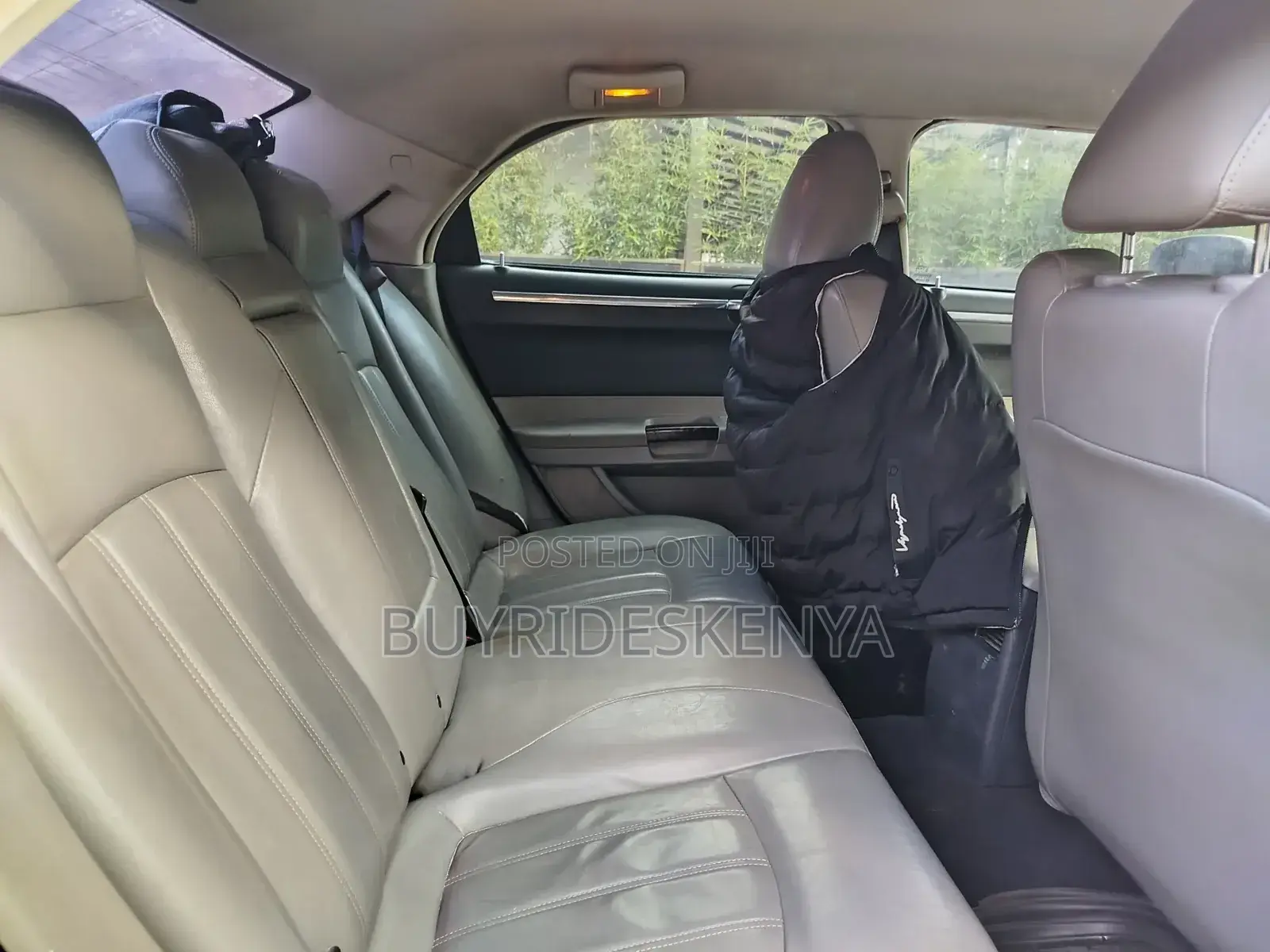 Chrysler 300C Base RWD 2007 Silver