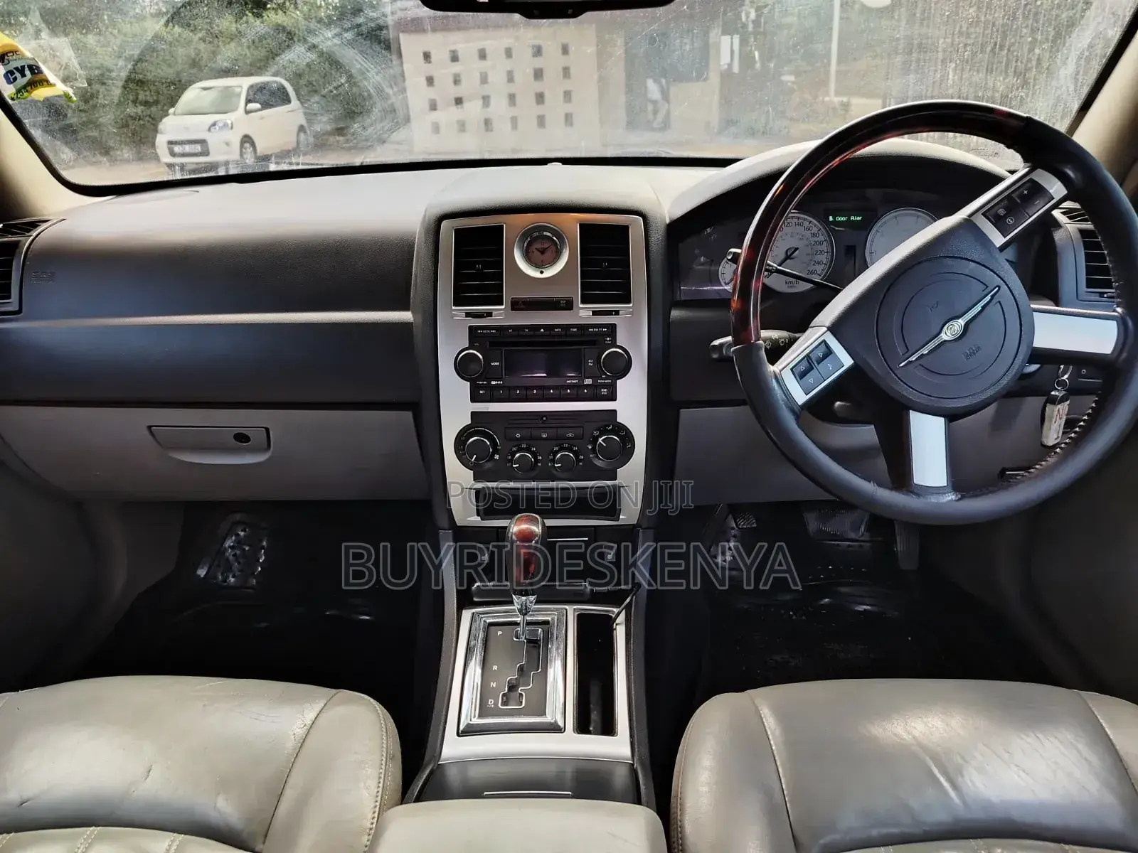 Chrysler 300C Base RWD 2007 Silver