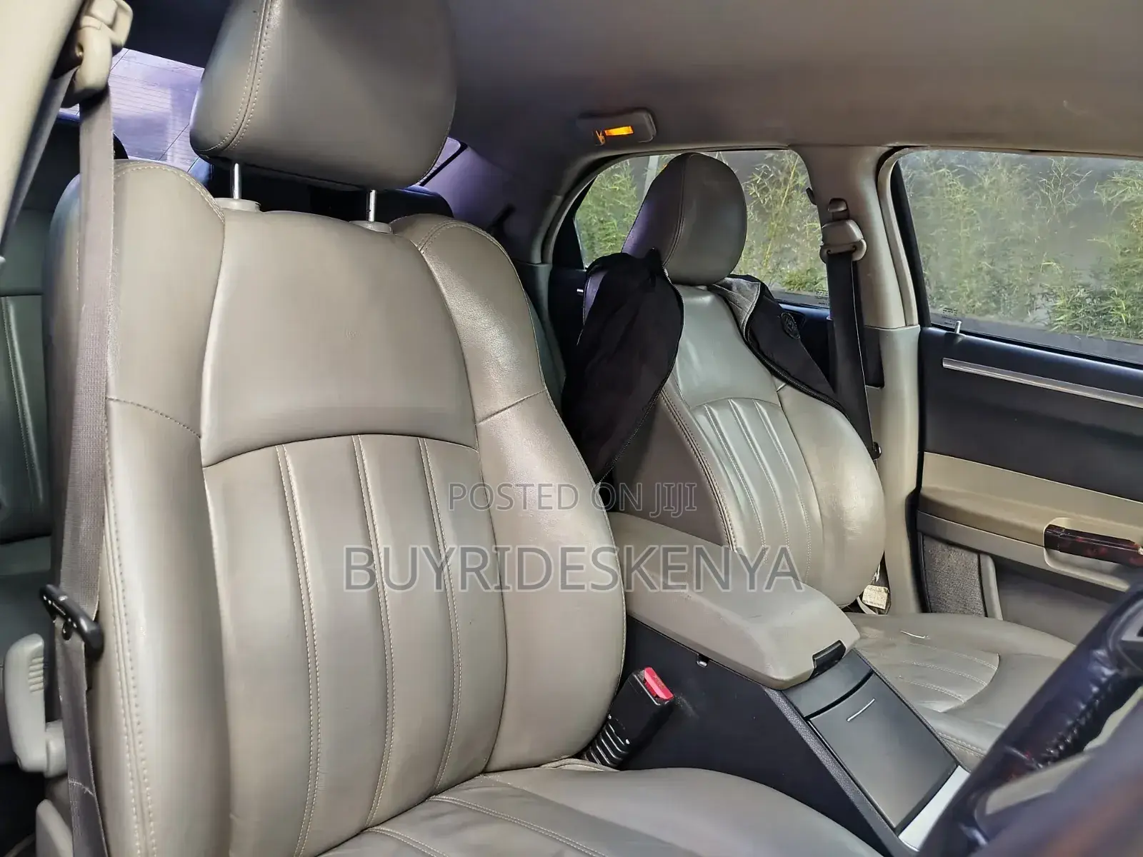 Chrysler 300C Base RWD 2007 Silver