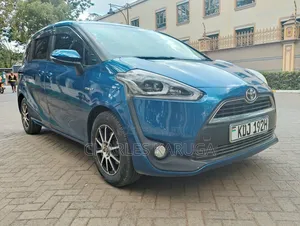 Toyota Sienta 2015 Blue