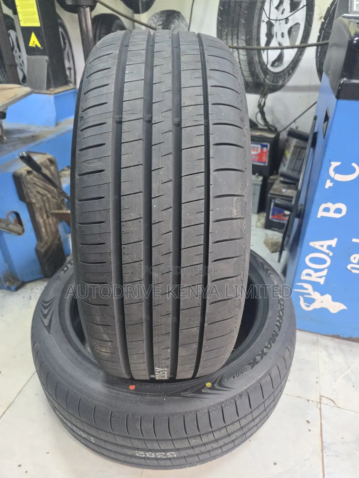245/45r20 Dunlop Tire