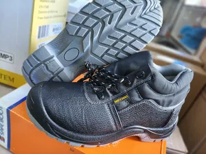 Safe Boots, Safety Boots Size 38-45