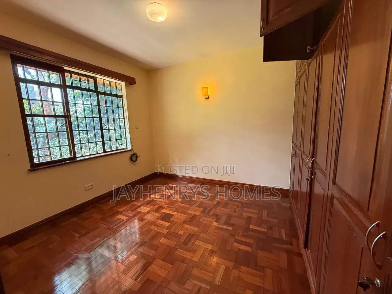 6bdrm House in Nyari for sale