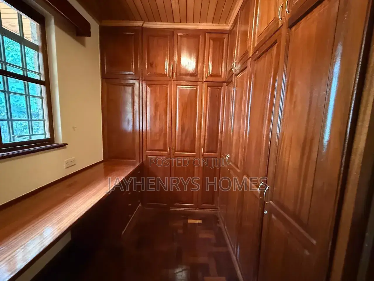6bdrm House in Nyari for sale