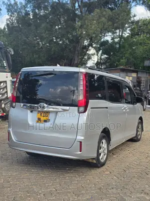 Toyota Voxy SV Premium 2014 Silver