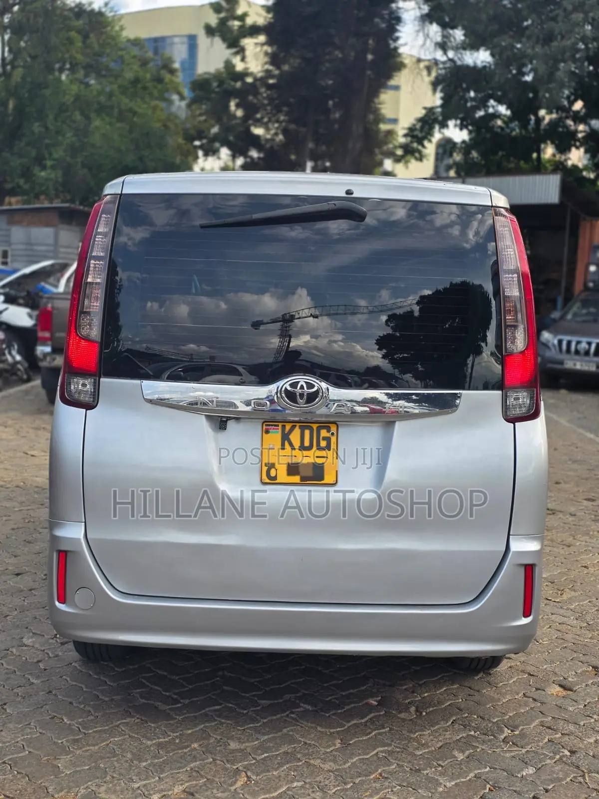 Toyota Voxy SV Premium 2014 Silver