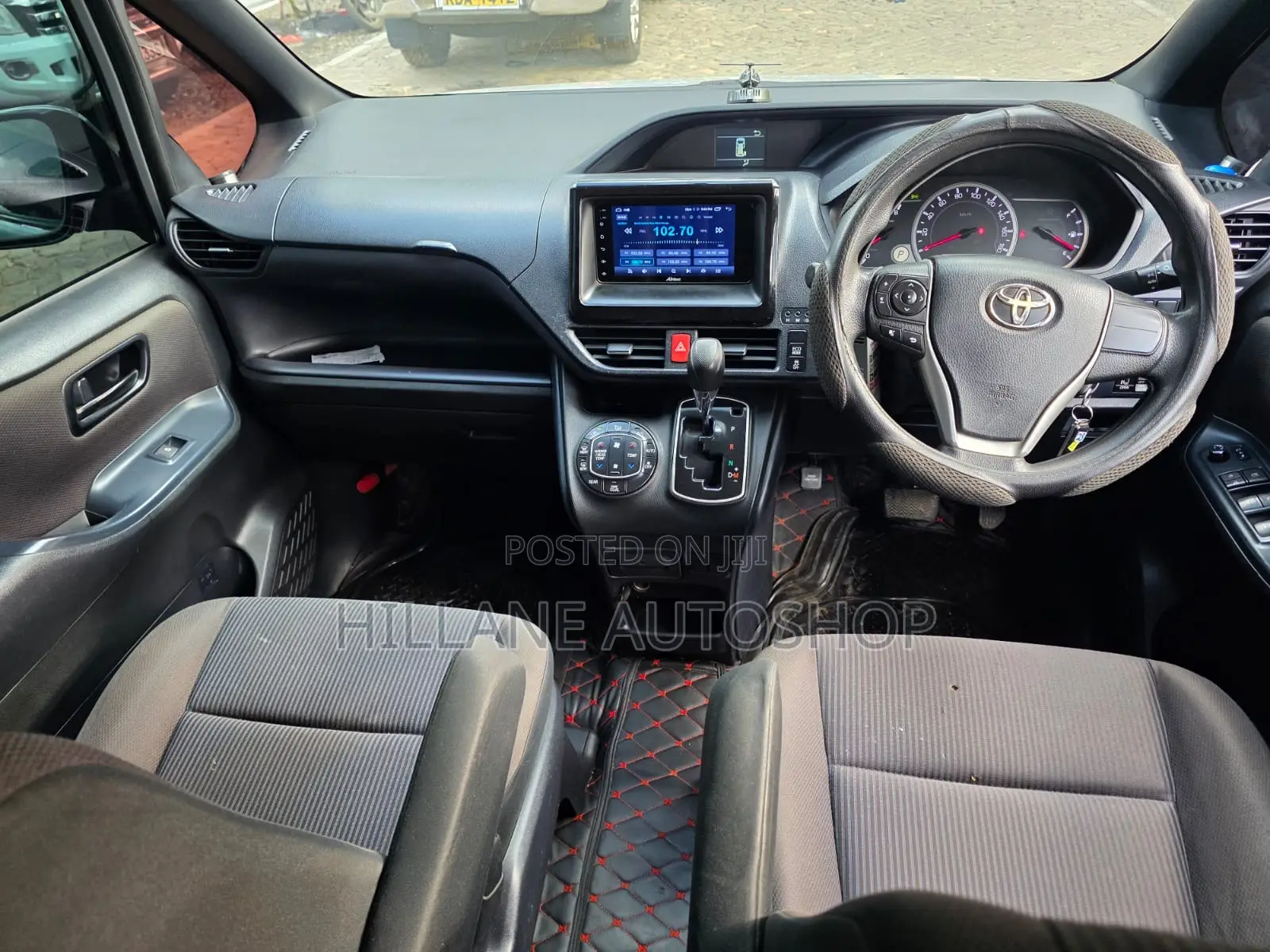 Toyota Voxy SV Premium 2014 Silver