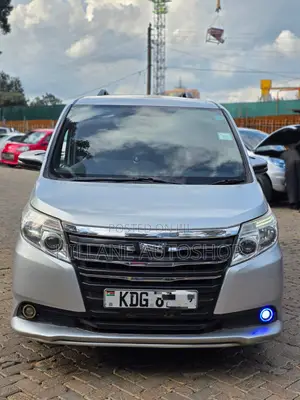 Toyota Voxy SV Premium 2014 Silver