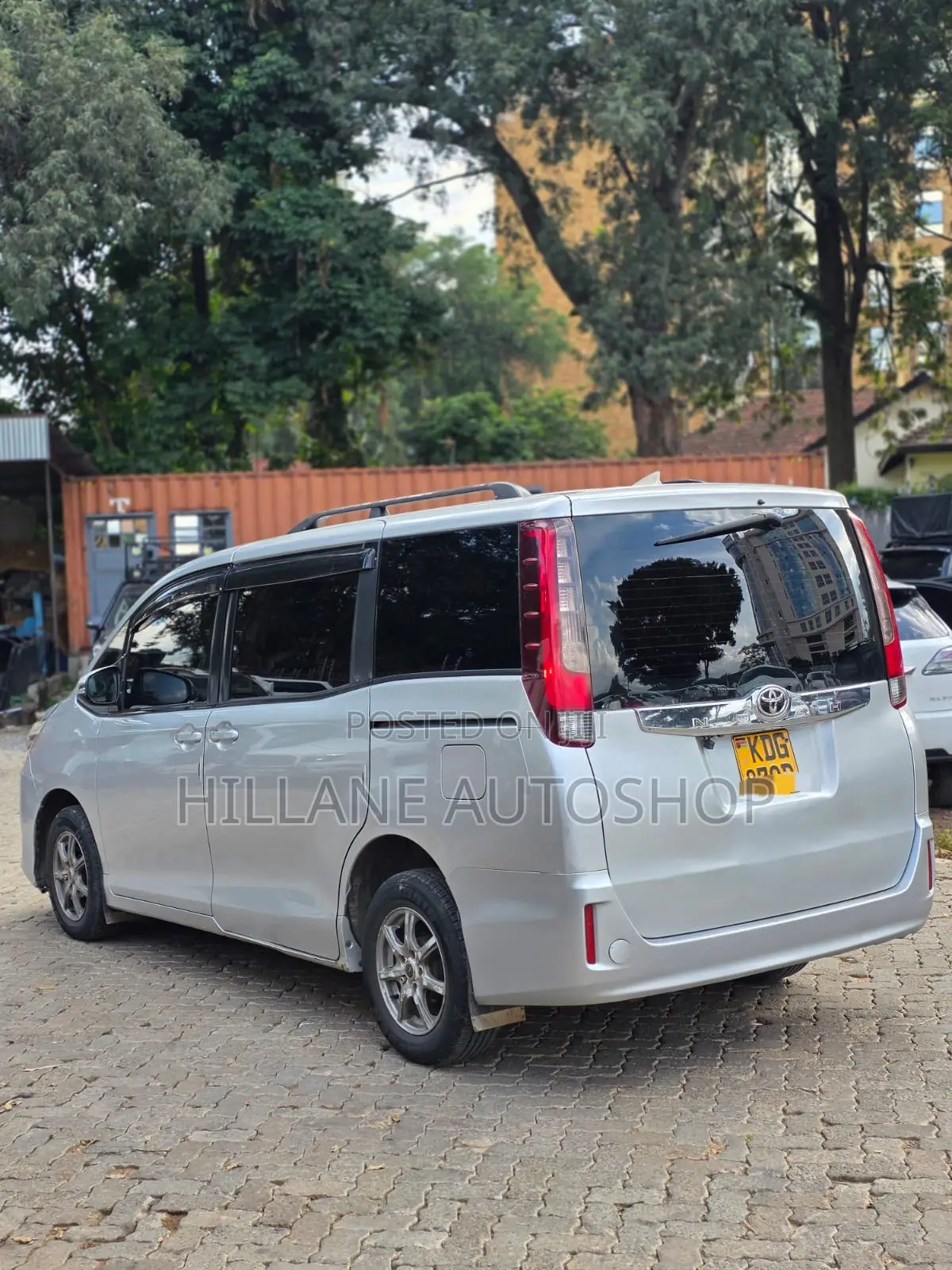 Toyota Voxy SV Premium 2014 Silver