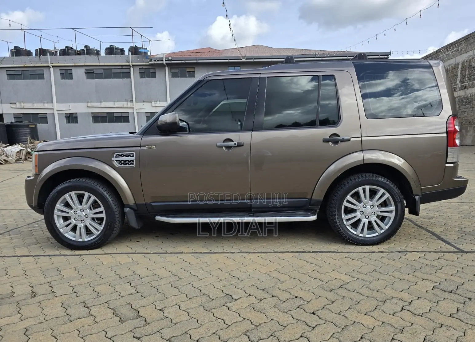 Land Rover Discovery 2010 Brown
