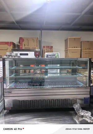 Imported Cake Display Rectangular on Shape