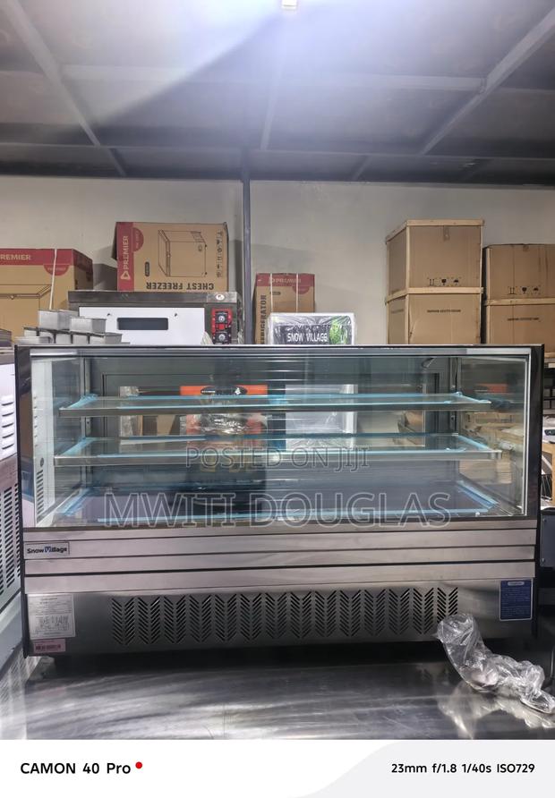 Imported Cake Display Rectangular on Shape