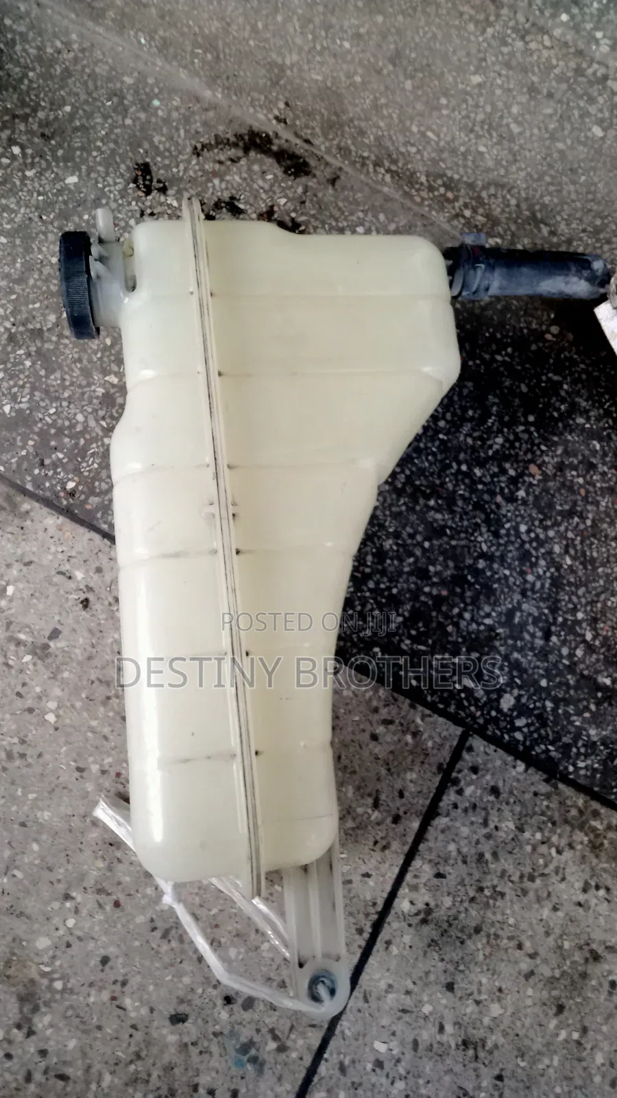 Reserve /Coolant Bottle Prado J150