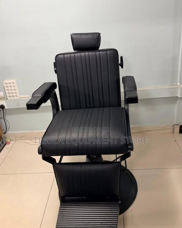 Unique Executive Barber Chair - thumbnail 2
