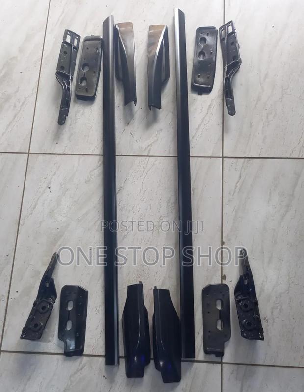 Black Prado Roof Rails for Cargo Enhancement