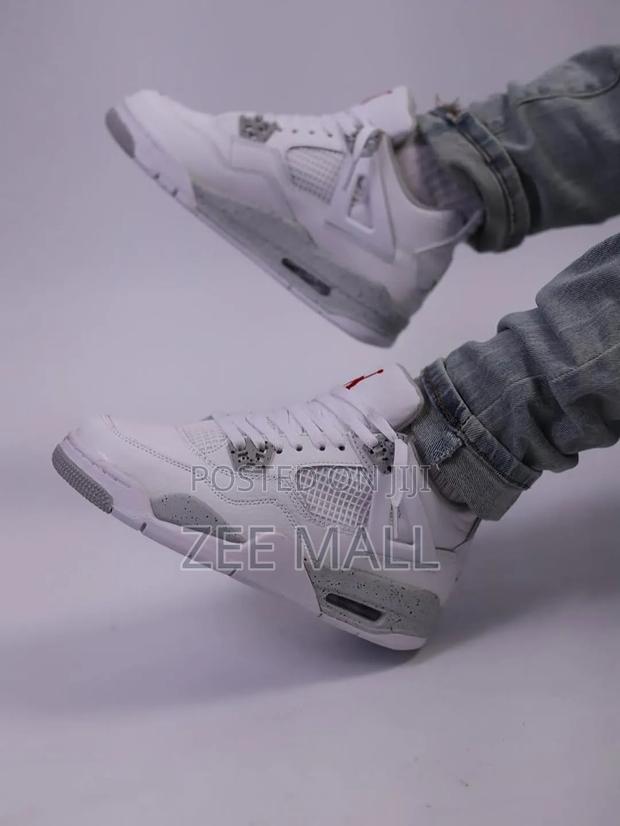 Jordan
Air Jordan 4 Retro "White Oreo" Sneakers