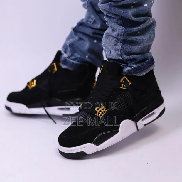Jordan 4 Retro Royalty