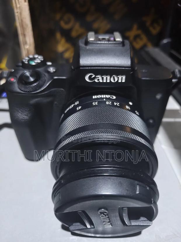 Canon Eos M-50 - main view