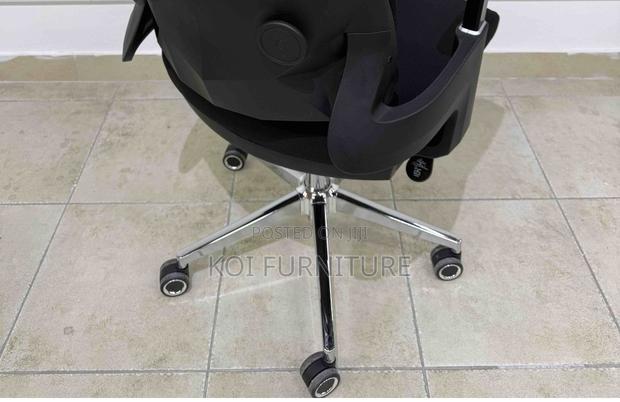 Office Chairs; Executive Office Seat With Dual Backrest - thumbnail 7