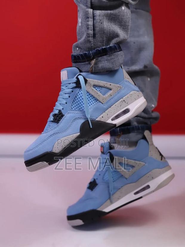 Air Jordan 4 Retro University Blue