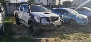 Toyota Hilux 2012 White