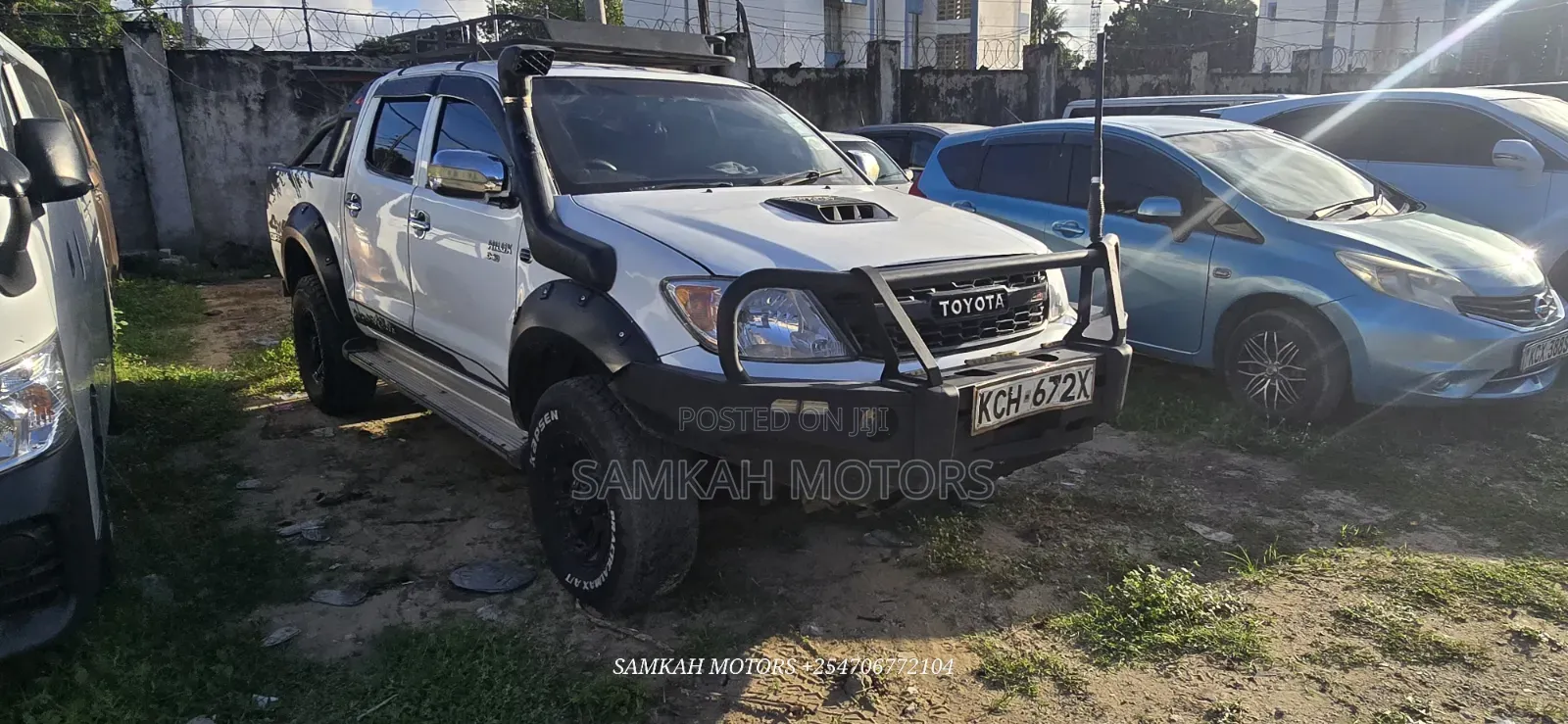 Toyota Hilux 2012 White
