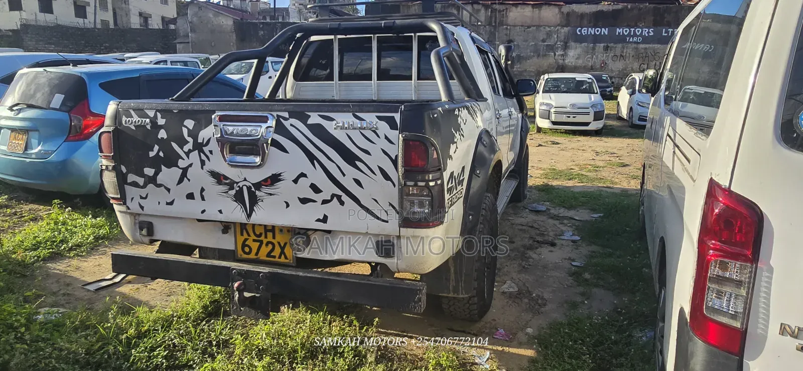 Toyota Hilux 2012 White