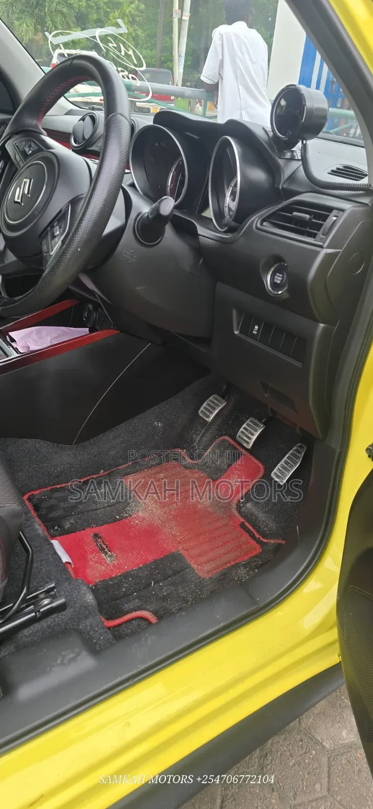 Suzuki Swift 2019 Yellow