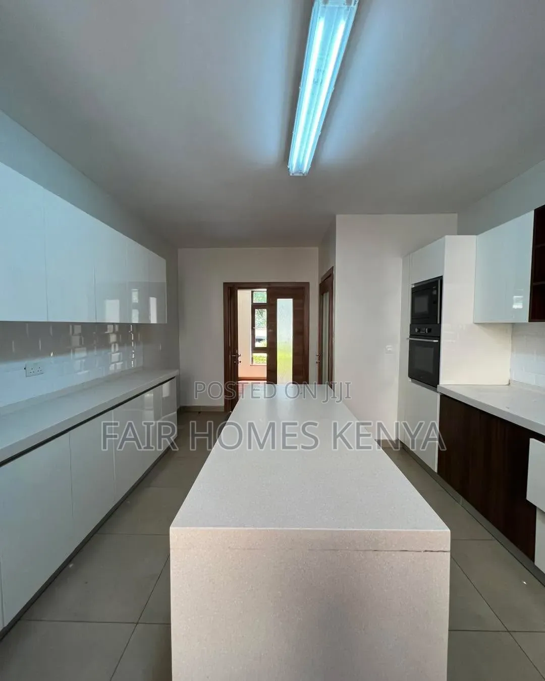5bdrm Townhouse / Terrace in Chalbi Drive, Muthangari for rent