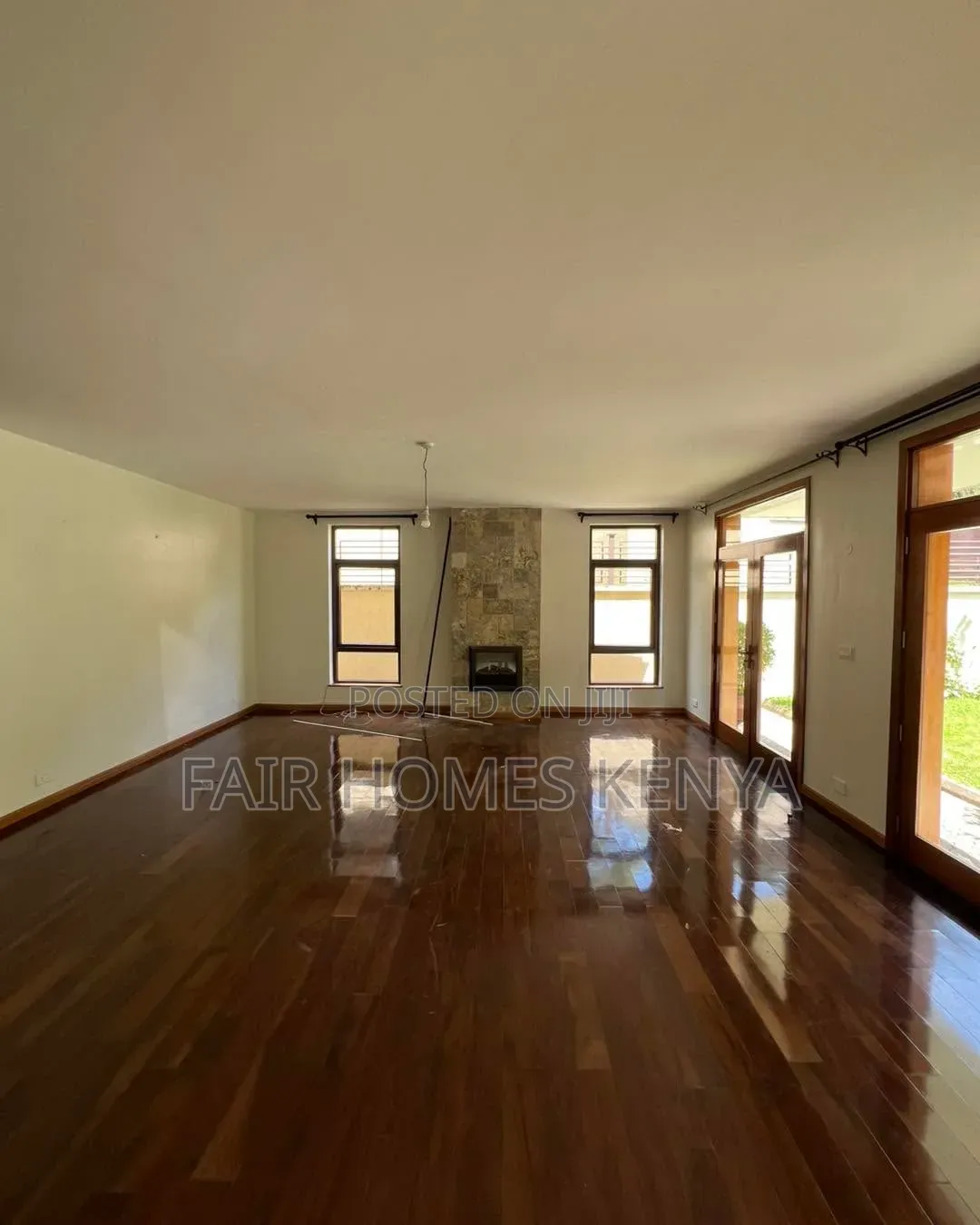 5bdrm Townhouse / Terrace in Chalbi Drive, Muthangari for rent