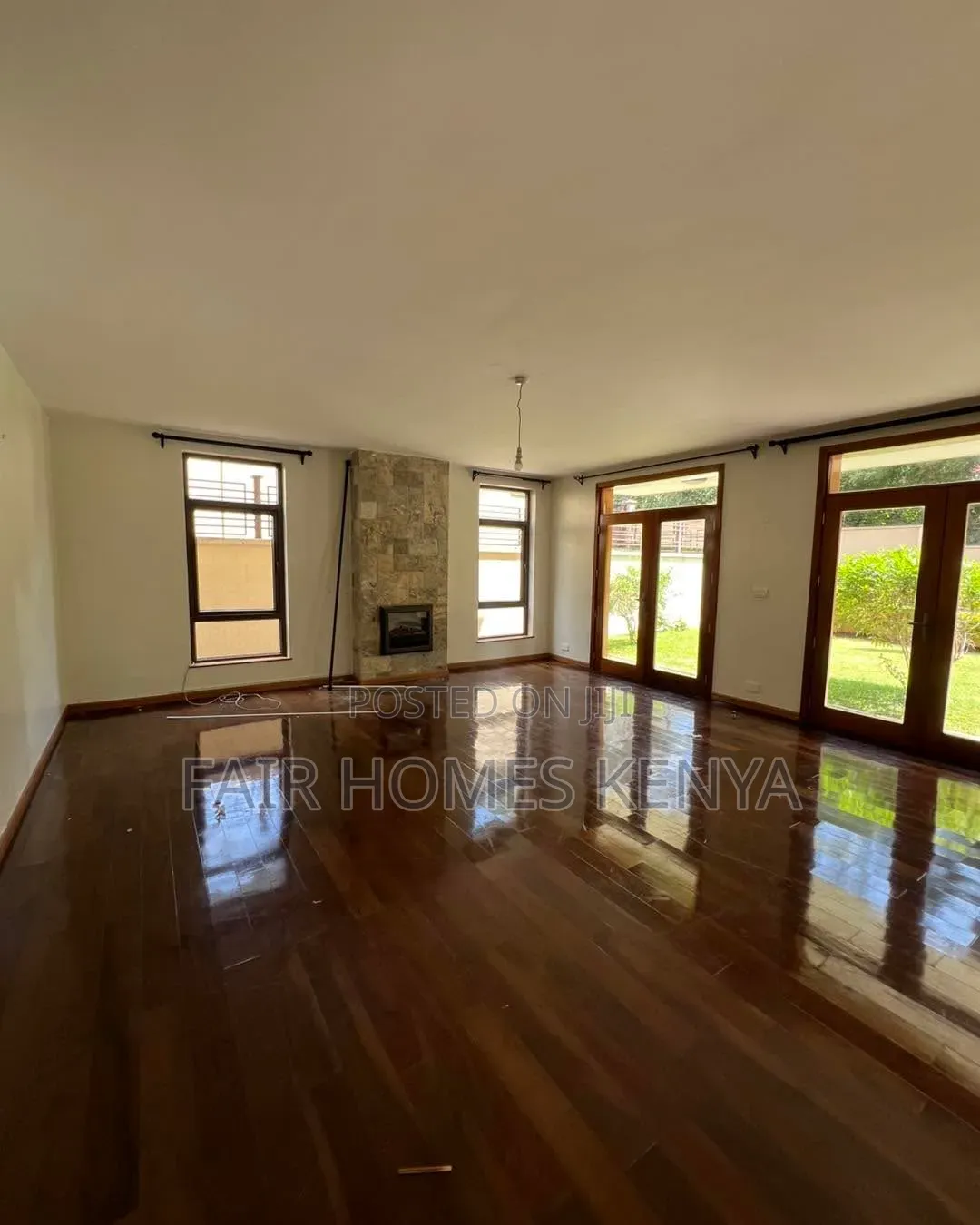 5bdrm Townhouse / Terrace in Chalbi Drive, Muthangari for rent