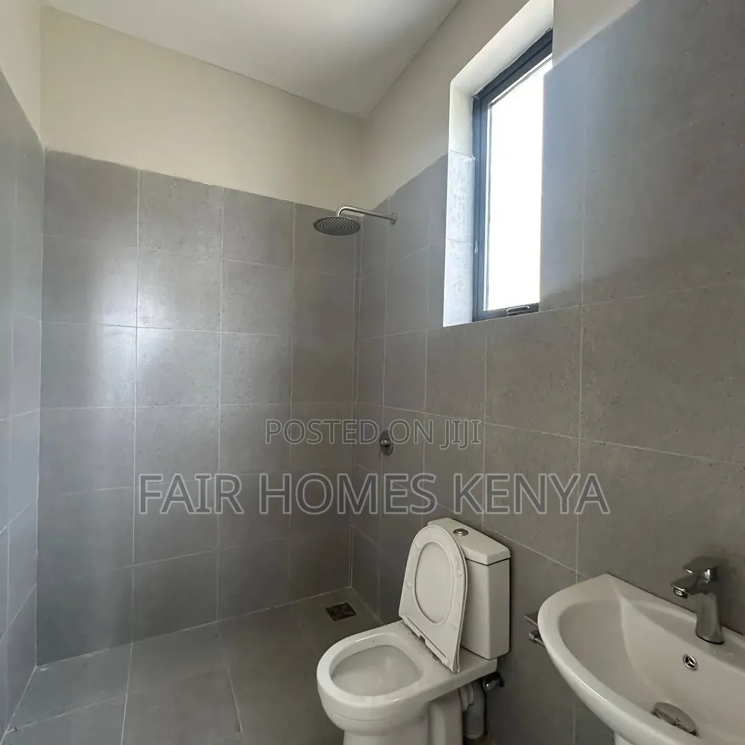 5bdrm Townhouse / Terrace in Manyani East, Muthangari for rent