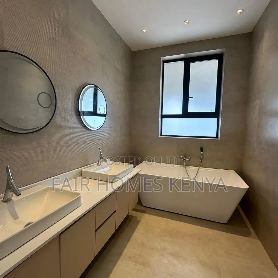 5bdrm Townhouse / Terrace in Manyani East, Muthangari for rent